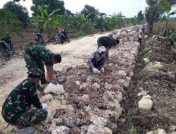 Setiap Pagi Warga dan Satgas Bersiap Lanjutkan Pembangunan Jalan
