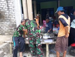 Kesederhanaan Terpancar Dari Raut Wajah Anggota Satgas TMMD Saat Makan Bersama Warga