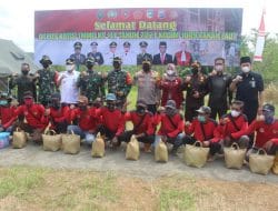 Apresiasi Irdam VI/Mulawarman Kepada MPA Wani Hangit Pahlawan Yang Tak Kenal Lelah Melawan Api Karhutla Di Lokasi TMMD Ke-111