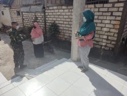 Antisipasi Penyebaran Covid-19 Anggota Satgas Rutin Cek Kesehatan Warga Secara Door to Door