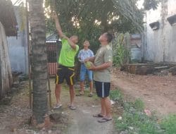Di Lokasi TMMD, Air Kelapa Jadi Wahana Jitu Untuk Keakraban Warga dan Tentara
