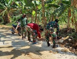 Bantu Warga Perbaiki Saluran Air Pam Yang Rusak