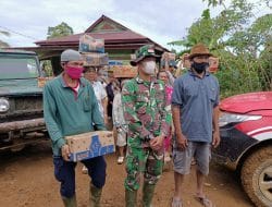 Jalan Licin dan Berlumpur Satgas TMMD Tapsel Giat Bagikan Sembako