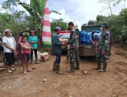 Pinggir Jalan Baru, Warga Nunggu Kedatangan TMMD Kodim Tapsel Bagikan Sembako