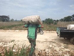 Ringan Tangan Satgas TMMD 111 Gresik Kuatkan Swasembada Pangan