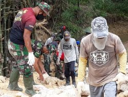 Jiwa Gotong Royong Ditanamkan di TMMD Bersama TNI