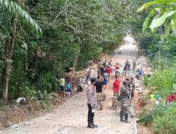 TNI Dan Polri Bersama-sama Membangun Desa