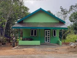 Senyum Bahagia Ibu Arbaiyah Melihat Rumah Yang Dibangun Untuknya Oleh Satgas TMMD Hampir Selesai