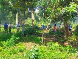 Agar Bersih dan Rapi, Satgas TMMD 111 Gresik Bersihkan Rumput