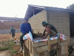 Satgas TMMD Pasang Rangka Besi Penguat Box Tower Penguin