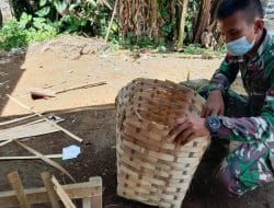 UMKM Anyaman Bambu Tingkatkan Ekonomi Warga, TMMD Kodim Tapsel