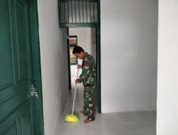 Sapu Menyapu Menjadi Satu Dalam TMMD Regtas Ke–111 Kodim 1202/Singkawang