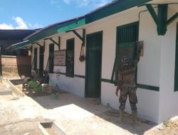 Anggota Satgas TMMD Ke-111 Kodim 1202/Skw Melakukan Pengecekan Meteran Pustu