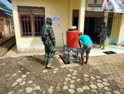 Terapkan Protkes, Cuci Tangan Sebelum Dan Sesudah Bekerja Satgas TMMD Ke-111 Kodim 1202/Skw