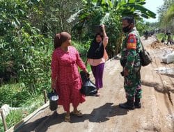 Peran Serta Ibu-Ibu Dalam Pelaksanaan TMMD Ke-111 Kodim 1207/Pontianak   