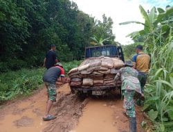 Mobil Pickup Terperosok di Lokasi TMMD Ke-111 Kodim 1207/Pontianak   