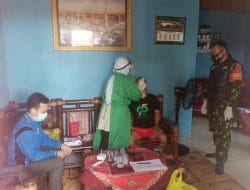 Disela Kegiatan TMMD Ke-111 Kodim 1207/Pontianak, Babinsa Bergerak Sebagai Tracer Covid-19   