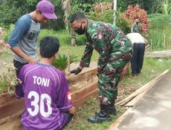 Pemasangan Papan Mal Oleh Satgas TMMD Ke -111 Untuk Persiapan Pengecoran Jalan