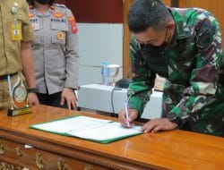 Penanda Tanganan Berita Acara Lokasi TMMD Ke-111 TA.2021 Kodim 1207/Pontianak di Desa Kuala Mandor B Dilakukan Terbatas