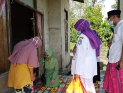 Ketua Persit Cabang LI Ajak Masyarakat di Lokasi TMMD Ke-111 Kodim 1207/Pontianak Tanggulangi Stunting