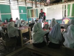 Anggota Satgas TMMD Ke-111 Kodim 1207/Pontianak Berikan Pemahaman Tentang Wawasan Kebangsaan di MI Nurul Mustaqim