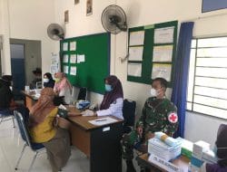 Satgas TMMD Ke-111 Kodim 1207/Pontianak Bersama PLKB Kuala Mandor B Berikan Pelayanan KB Gratis