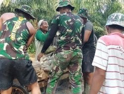 Satgas TMMD Ke-111 Kodim 1207/Pontianak Bahu Membahu Bersama Warga