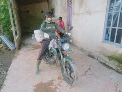 Serda Rochim Dari Koramil 1207-07/Sui.Kakap Ikut TMMD Reguler Ke-111 Di Desa Kuala Mandor B