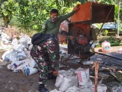 Material Bergulir Terus Ke Lokasi TMMD Reguler Ke-111 Kodim 1207/Pontianak  Di Desa Kuala Mandor B