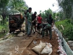 Babinsa Kodim 1207/Pontianak Unjuk Peran Dalam TMMD Ke-111