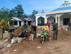 Dengan Semangat Pagi, Anggota Satgas TMMD Ke-111 Kodim 1207/Pontianak Ambil Material