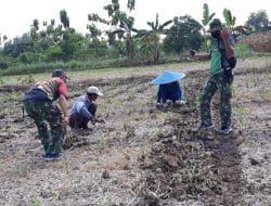 TMMD 111 Gresik Peran IBu – Ibu Membuat Haru Satgas