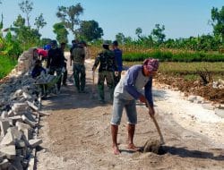 Bangun Jalan Dengan Rabat Cor Program TMMD, Satgas Jaga Kualitas