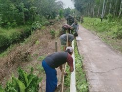 Babinsa Koramil 1207-09/Kubu Sertu Bakti Uswanto Ikut Kegiatan TMMD Ke-111 TA. 2021