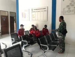 Anggota Satgas TMMD Ke-111 Kodim 1207/Pontianak Berikan Edukasi Pada Warga Tentang Bahaya Pembakaran Hutan dan Lahan Saat Bercocok Tanam