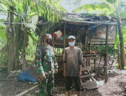 Babinsa Menyambangi Peternak Ayam di Lokasi TMMD Ke-111 Kodim 1207/Pontianak