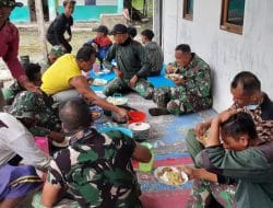 DanSST Satgas TMMD Ke-111 Kodim 1207/Pontianak Ajak Anggota Satgas Makan Siang Bersama