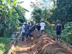 Bubur Coklat Terbentang Sepanjang Jalan di Lokasi TMMD Ke-111 Kodim 1207/Pontianak   