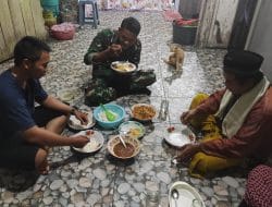 Kegiatan Anggota Satgas TMMD Ke-111 Kodim 1207/Pontianak Saat Malam Hari   