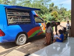 Mobil Perpustakaan Keliling di Lokasi TMMD Ke-111 Kodim 1207 Pontianak