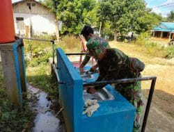 Kegiatan Cuci Tangan Yang di Lakukan Satgas TMMD 111 KODIM 1202/SKW