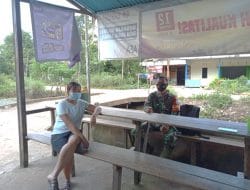 Ibu Lusi Berterima Kasih Atas Dibangunnya Jalan Oleh Anggota Satgas TMMD Ke-111 Kodim 1207/Pontianak di Dusun Maju Jaya