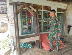 Pernah Kerja Di Kerajinan Meubel, Anggota Satgas TMMD Bantu Bikin Kusen Untuk rumah warga