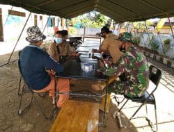 Anggota Satgas Komsos Dengan Perangkat Desa