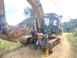 Acungi Jempol, Operator Alat Berat TMMD Kodim Tapsel Tak Akan Mundur Sebelum Tuntaskan Jalan Baru 6,4 km