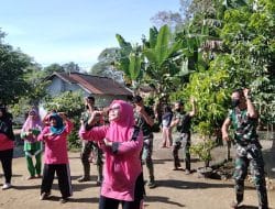 Jalankan Prokes, Satgas TMMD Kodim Tapsel Senam bareng Warga