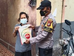 Polsek Metro Setiabudi Salurkan 50 Kg Beras untuk 10 Warga Terdampak Pandemi