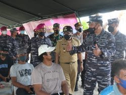 Wakasal dan Prajurit Marinir Tinjau Vaksinasi, Masyarakat Pulau Tidung Senang