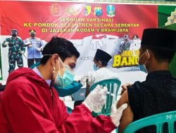 Ribuan Santri di Bojonegoro Terima Vaksinasi Dosis Pertama