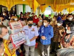 Kembangkan Potensi Kewirausahaan, Mensos Serahkan Bantuan Bina Usaha ProKUS Adaptif Rp 125 juta